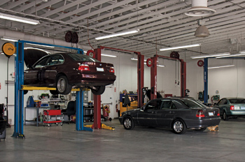 frank's mercedes service boasts state-of-the art equipment and a well-lit, very welcoming atmosphere that contributes to technician  efficiency and productivity.
